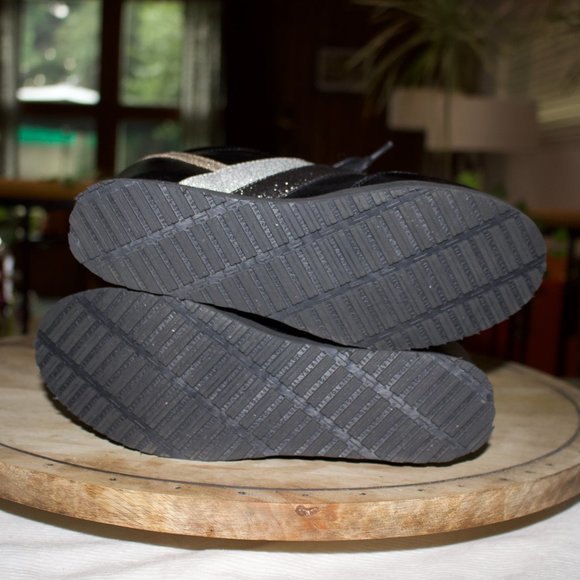 Very Volatile Black Leather Hidden Platform Sneaker Glitter Stripes NWOT Sz 8 - Picture 7 of 8